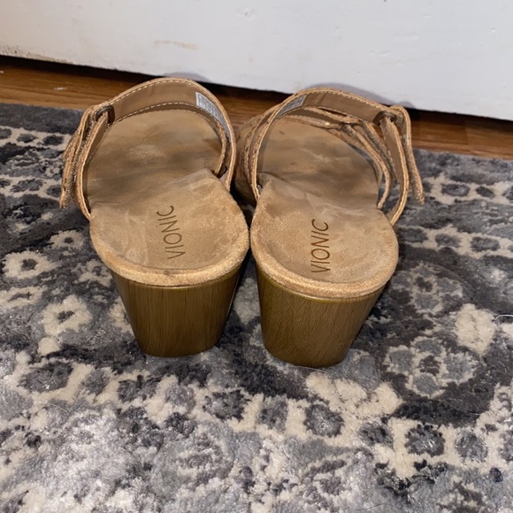 Vionic Dwyn ortho wedge heel sandals with 3 Velcro straps - Picture 6 of 10